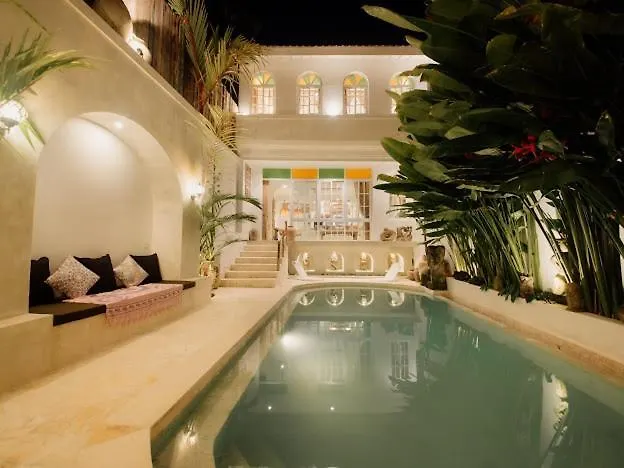 ヴィラ Pabuan Villa, Private & Ethnic