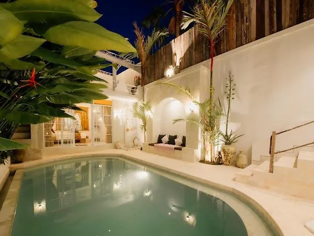 Pabuan Villa, Private & Ethnic *